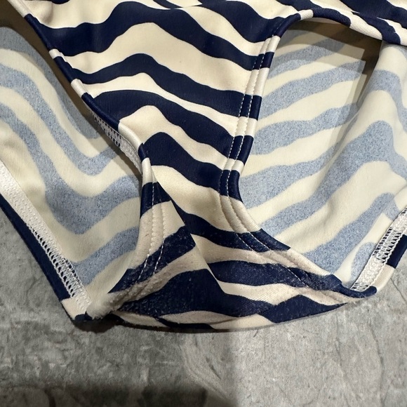 Mini Boden Swimsuit one piece Size 2-3 toddler - Picture 4 of 4